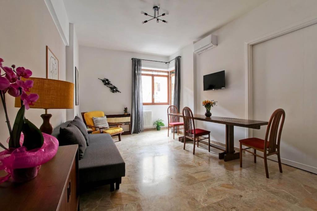 Apartment Merulana 61